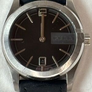 Gucci 5700L Black and Silver Women's Watch w/ original Leather Band New Battery